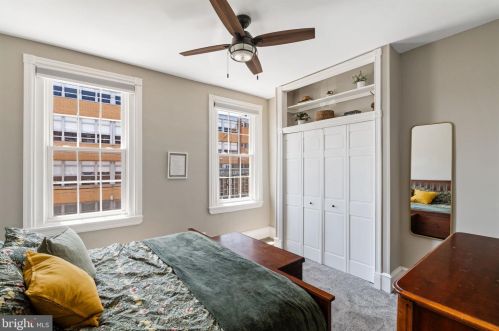 1233 Jackson St, Philadelphia PA 19148-2929 exterior