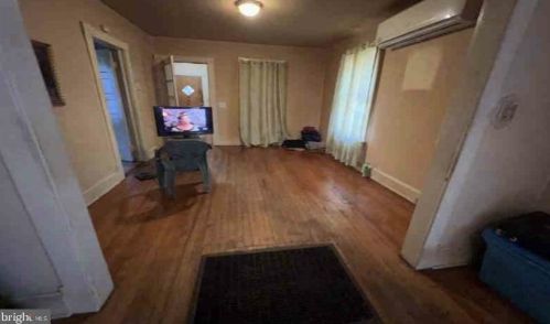 3127 G St, Washington, DC 20019-2231