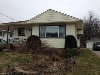 24340 Stephen Ave, Cleveland, OH 44123-2323