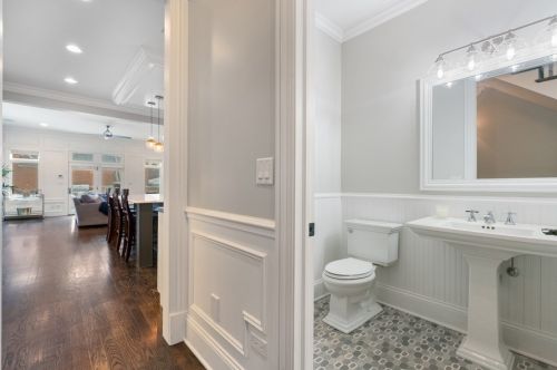 2456 Hutchinson St, Chicago IL 60618-2939 exterior