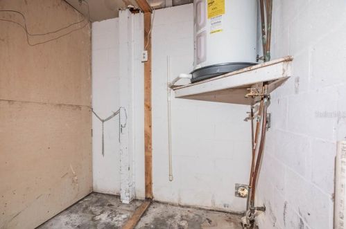 9737 Morehead Ln, Port Richey FL  34668-4233 exterior