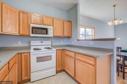 1141 Barclay St, Saint Paul MN 55106-1202 exterior