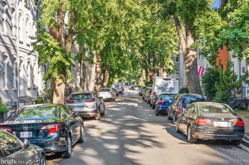 1528 Swann St, Washington DC 20009-5535 exterior