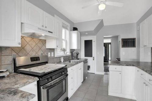 1670 Hillsdale Ave, Pittsburgh PA 15216-1870 exterior