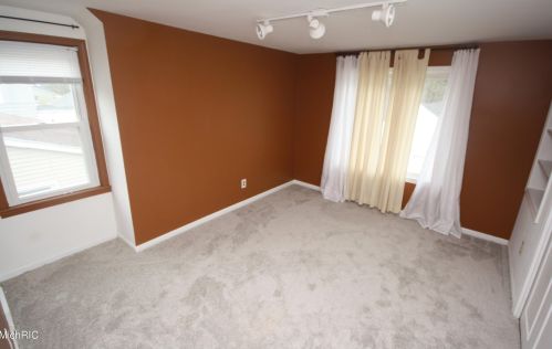 728 Campbell Ave, Kalamazoo MI 49006-3083 exterior