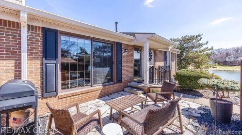 22158 Edgewater, Novi MI  48375-5014 exterior