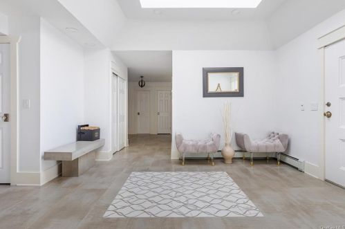 59 Arbor Ln, Huntington Station, NY 11746-5136