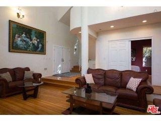 119 Kilkea Dr, Los Angeles CA  90048-3523 exterior