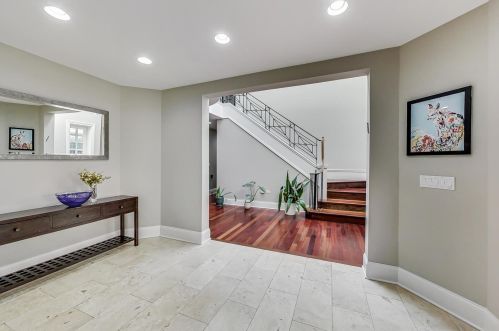 579 Hawthorne Pl, Chicago IL  60657-2922 exterior