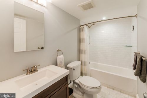 1231 Kater St, Philadelphia PA 19147-1817 exterior