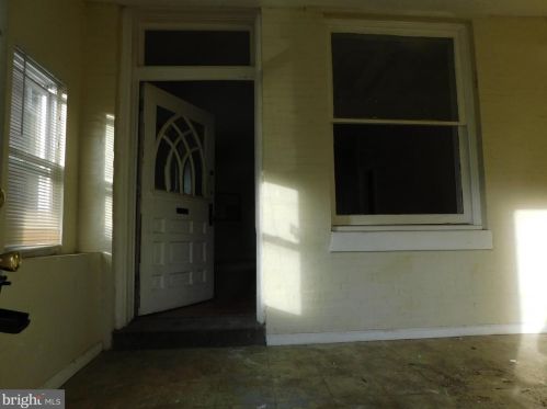 5035 Cedar Ave, Philadelphia PA 19143-1653 exterior