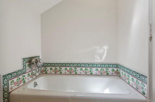 82 Inman Cir, Atlanta GA 30309-3384 exterior