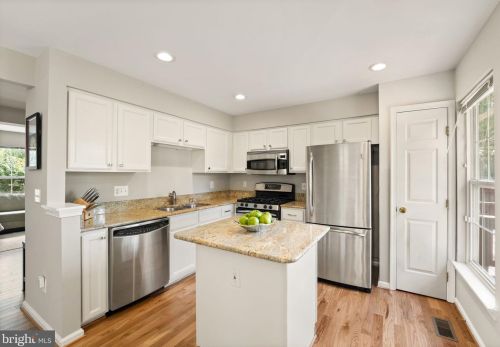 106 Ingle Pl, Alexandria VA 22304-7600 exterior