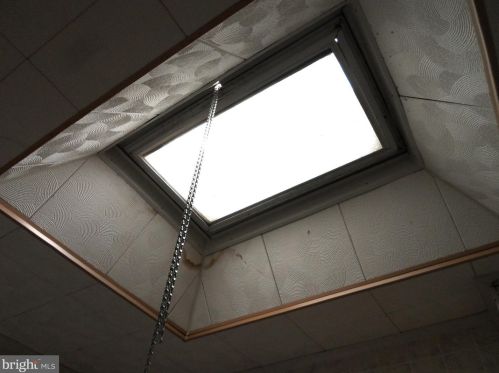 6147 Erdrick St, Philadelphia PA 19135-3516 exterior