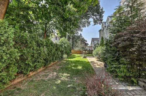 99 Evergreen St, Providence RI 02906-1900 exterior