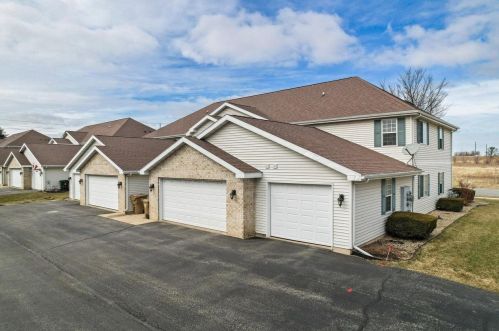 6625 Reston Heights Dr, Madison WI 53718-3371 exterior