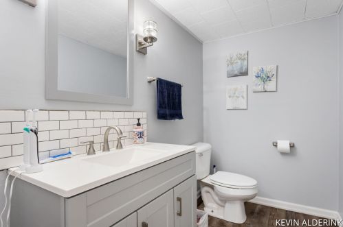 5482 Ravine Rd, Kalamazoo MI 49009-9002 exterior