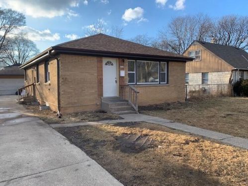 4567 45th St, Milwaukee, WI 53218-5249