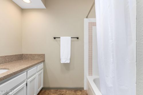 11039 11th St, Phoenix AZ  85020-5852 exterior