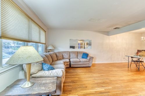 42 Larry Dr, Commack NY 11725-3326 exterior