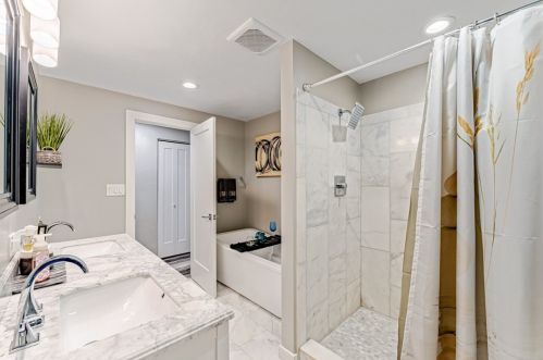 1521 Greendale Dr, Pittsburgh PA  15239-1143 exterior