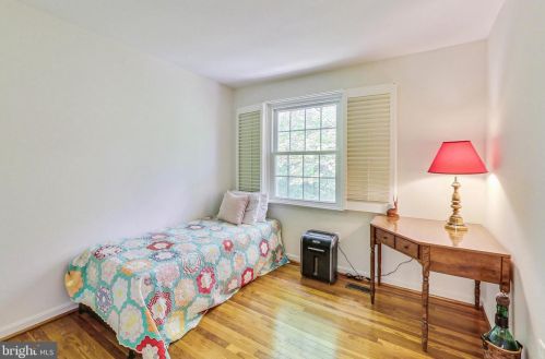 1537 Chatham Colony Ct, Herndon VA 20190-4203 exterior