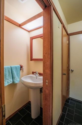 15404 Park Lake Rd, East Lansing MI 48823-3864 exterior