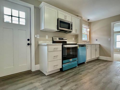 55 Stone St, Concord, NH 03301-2766