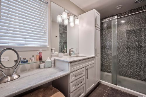 4 Inwood Pl, Huntington Station NY 11747-1519 exterior