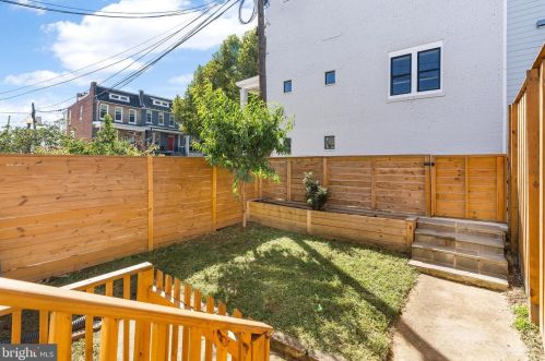 1922 4th St, Washington DC  20002-1251 exterior