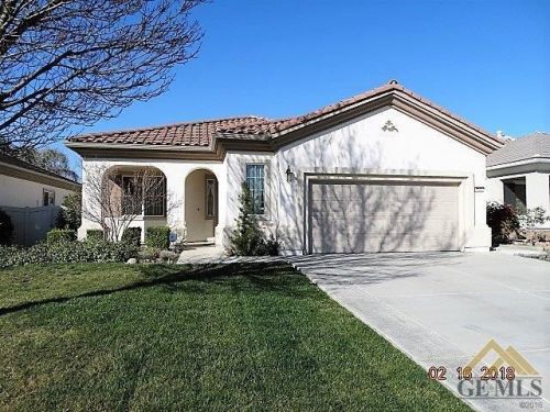 5902 Blazing Star Ln, Bakersfield, CA 93306-7695