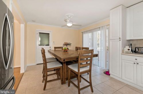 11837 Enid Dr, Rockville MD 20854-3454 exterior