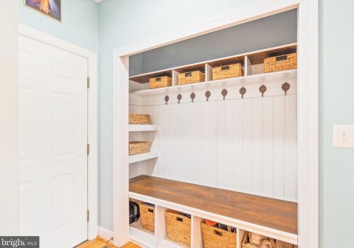 17675 Tobermory Pl, Leesburg VA 20175-7053 exterior