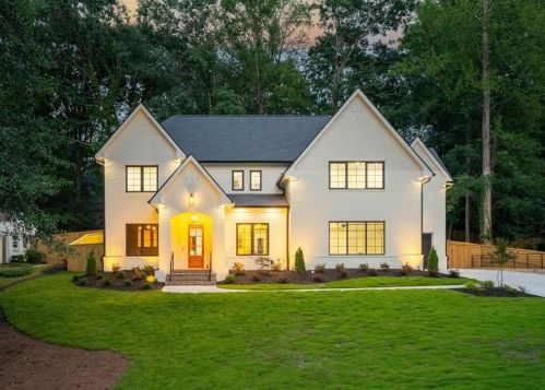 3918 Flowerland Dr, Atlanta GA  30319-1806 exterior