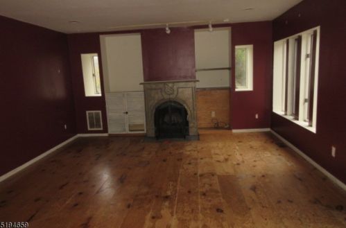 17 Tranquility Rd, Andover NJ 07821-4533 exterior