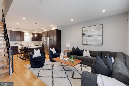 1107 Berks St, Philadelphia PA 19131-3206 exterior