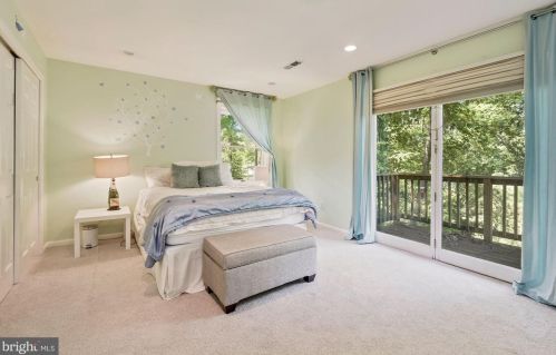 1926 Massachusetts Ave, Mc Lean VA 22101-4907 exterior