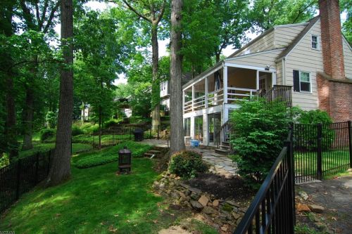 2 Ridge Dr, Berkeley Heights NJ  07922-2110 exterior