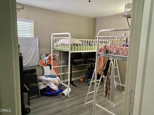 154 Hughes Dr, Oxnard CA  93033-5328 exterior