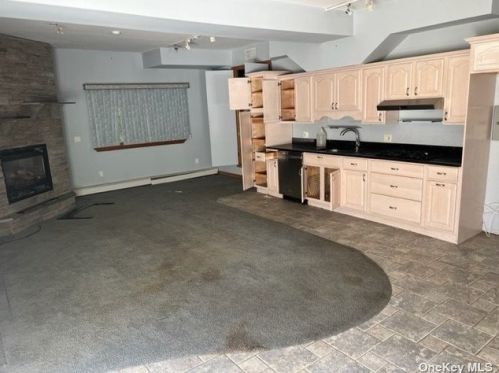 7 Croydon Ct, Huntington Station NY 11746-6143 exterior