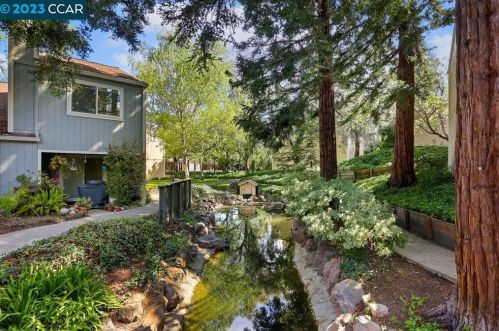 372 Camelback Rd, Concord CA  94523-1357 exterior