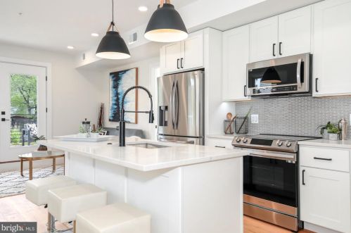 1009 Rhode Island Ave, Washington, DC 20018-1735