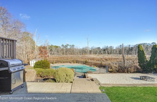 17 Cottonwood Dr, Jackson Twp NJ 08527-4940 exterior