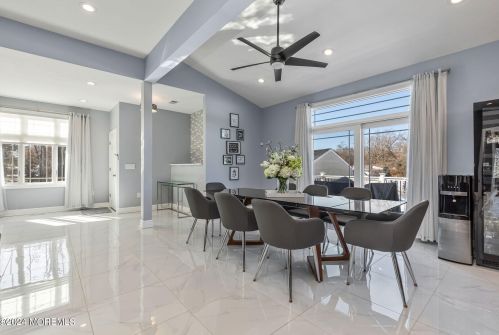 277 Broadway, East Freehold NJ 07728-1813 exterior