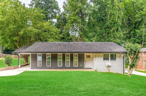 2074 Montrose Dr, Atlanta GA  30344-2355 exterior