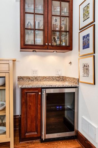 1610 Madison St, Madison WI  53711-2122 exterior