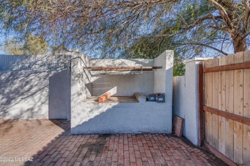 823 Arizona Ave, Tucson AZ  85705-7733 exterior