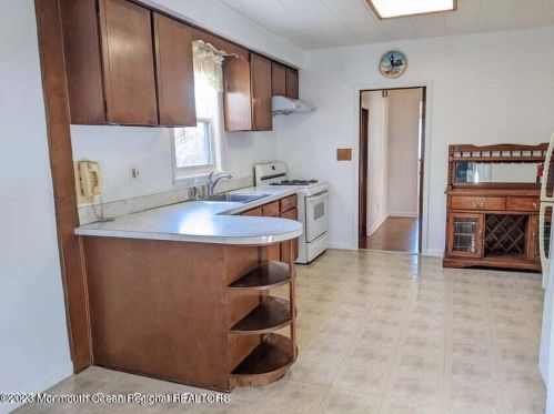 6 Lincoln Ave, Edison NJ exterior