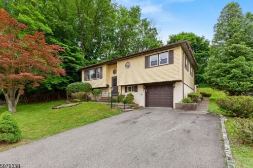 27 Ogden Ter, Kinnelon, NJ 07405-1131