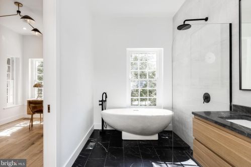 2013 Q St, Washington DC 20002-2373 exterior